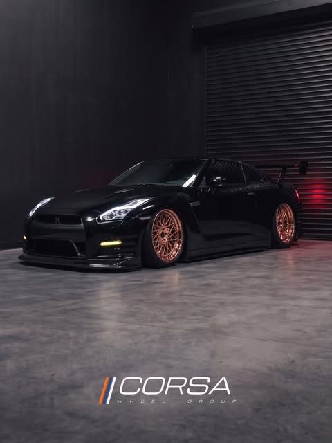 Black Nissan GT-R on rose gold Corsa RS20 Circuit+ 2-piece wheels